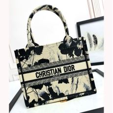 Christian Dior Shopping Bags